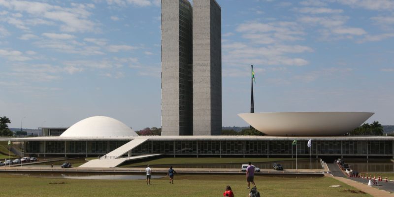 Promulgada lei que simplifica regras trabalhistas em novas calamidades