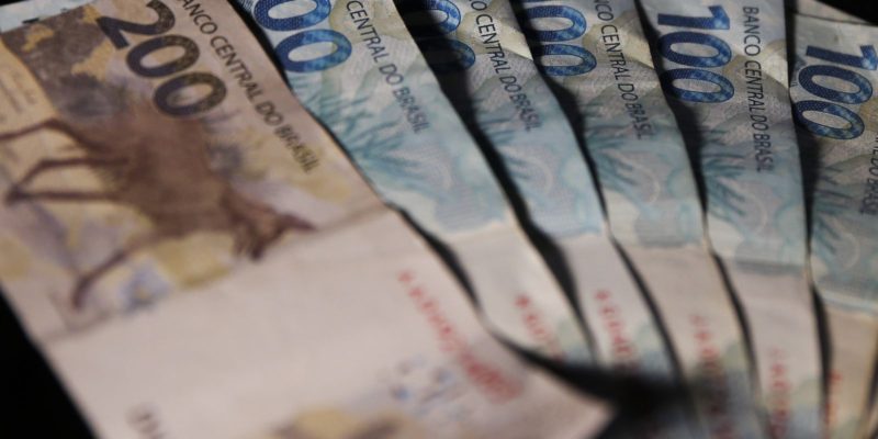Beneficiários com NIS final 3 recebem hoje Auxílio Brasil