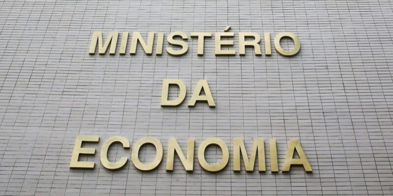 Governo bloqueia mais R$ 2,635 bilhões do Orçamento