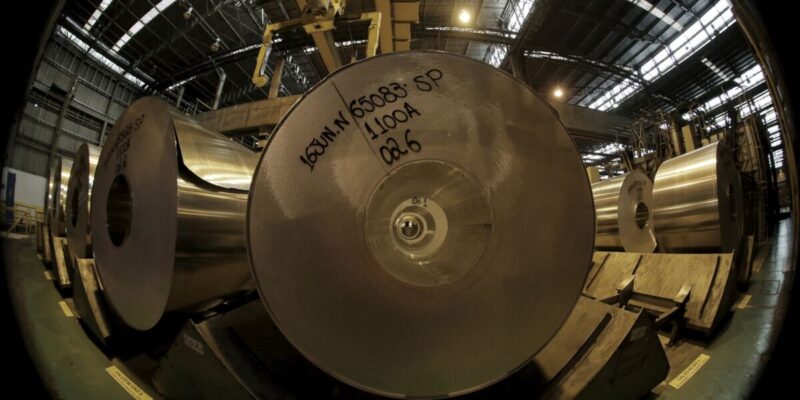 Indústria tem desempenho negativo em outubro, diz CNI