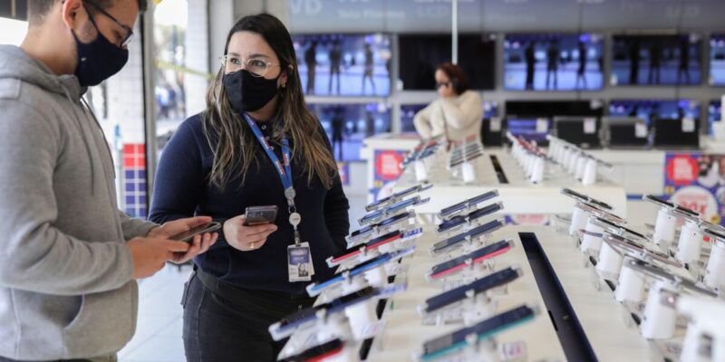 Vendas do comércio crescem 1,1% de agosto para setembro