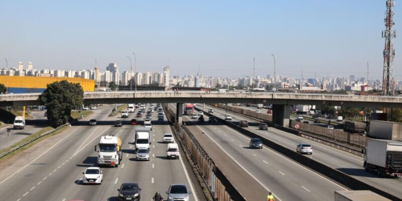Auxílios Caminhoneiro e Taxista serão pagos hoje