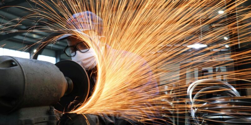 Preços da indústria recuam 0,85% em outubro, diz IBGE