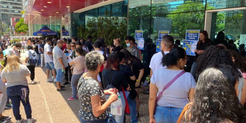 Primeiro dia do Enem começa em todo o país
