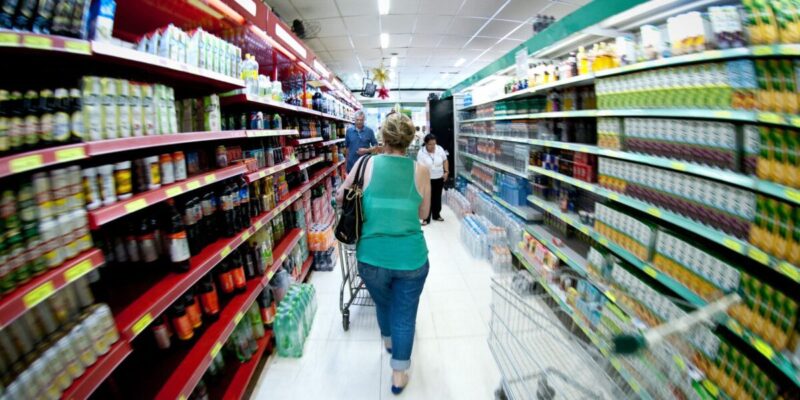 Custo da cesta básica aumenta em 12 capitais pesquisadas pelo Dieese