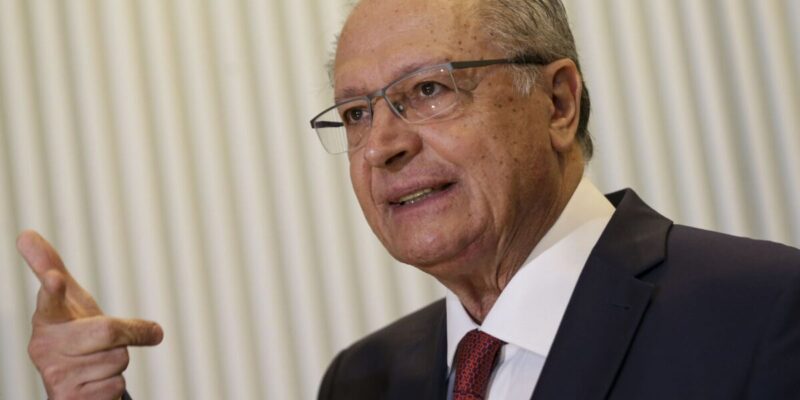 "Reforma tributária tem que ser agora", defende Alckmin