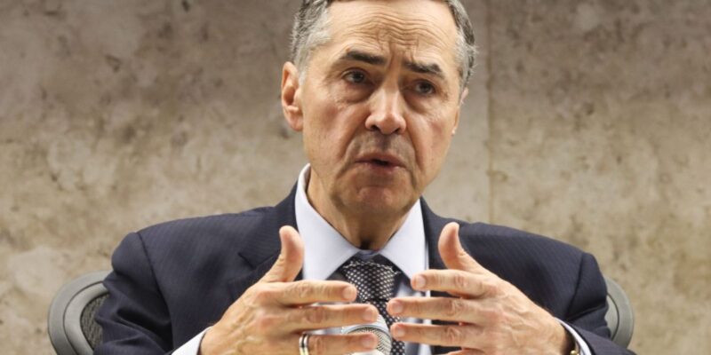 Pontos de desenvolvimento do Brasil estão na Constituição, diz Barroso