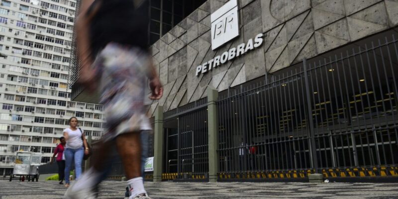 Petrobras atinge novo recorde na produção de diesel S-10