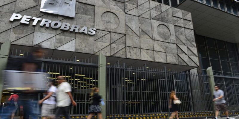 Petrobras refina 100% de óleo de soja pela primeira vez