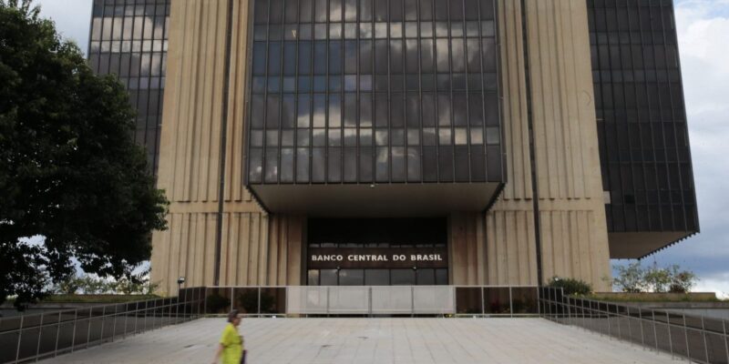 Mercado reduz previsão da inflação de 4,63% para 4,59% este ano