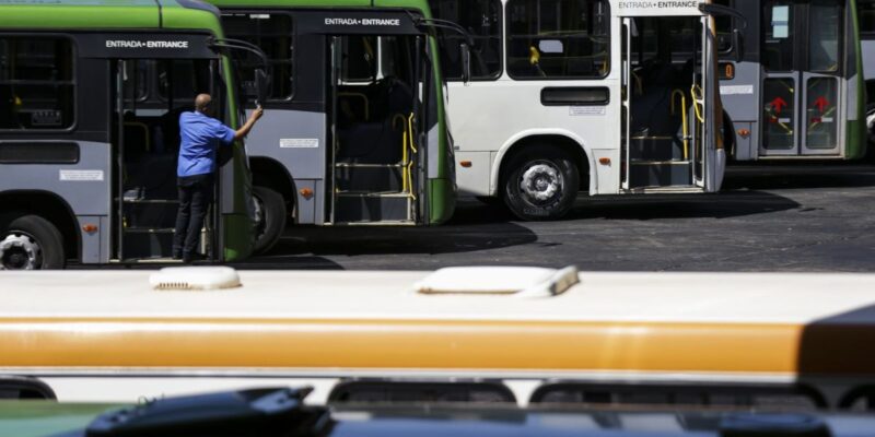 Setor de serviços tem queda de 0,3% em setembro, aponta IBGE