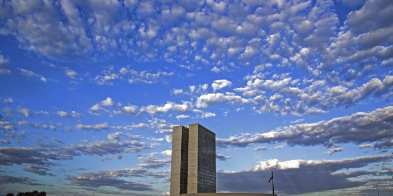 Comissão do Senado aprova prorrogação do Plano Nacional de Educação