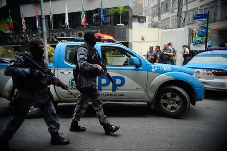 Fernando Frazão/Agência Brasil Rio de Janeiro - Operação policial após ataques às bases das Unidades de Polícia Pacificadora (UPP) nas comunidades do Cantagalo e Pavão-Pavãozinho, em Copacabana. (Fernando Frazão/Agência Brasil)