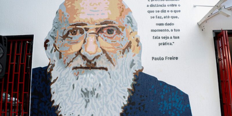 Instituto lança série que desmistifica obra de Paulo Freire
