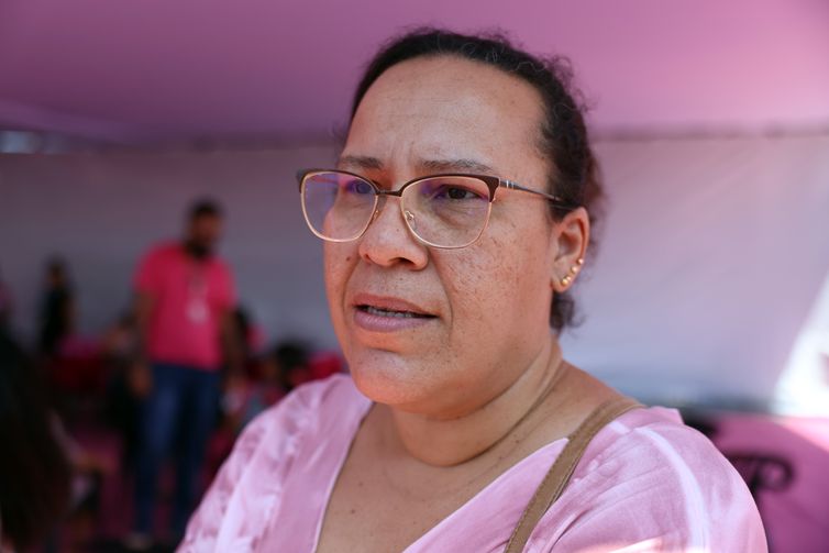 José Cruz/Agência Brasil Brasília (DF), 01/10/2024 - Lilian Cavalcanti participa da Campanha Outubro Rosa: Sesc-DF, que oferece exames e consultas gratuitas às mulheres. Foto: José Cruz/Agência Brasil