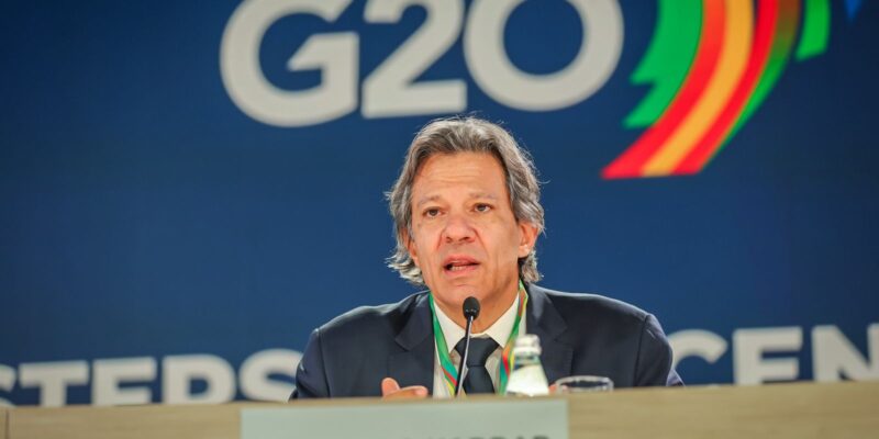 Ao lado de Campos Neto, Haddad defende fortalecimento de marco fiscal