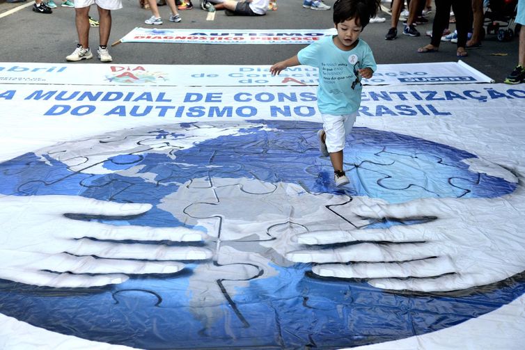 08/04/2018/Tania Rego/Agencia Brasil caminhada do autismo