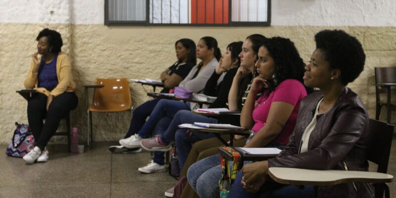 Cursinho popular tem até 6 de maio para inscrever em programa do MEC