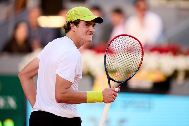 João Fonseca vence estreia no Masters 1000 de Madri contra o dinamarques Emer Moller, por 6/2 e 6/3