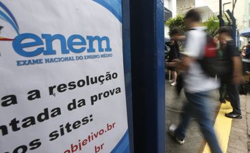 Paulo Pinto/Agência Brasil São Paulo (SP), 10/11/2024 - Estudantes no segundo dia de provas do ENEM na UNIP Vergueiro em São Paulo. Foto: Paulo Pinto/Agência Brasil