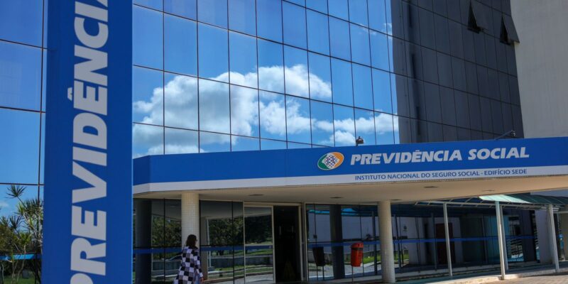 INSS suspende contrato com a Crefisa