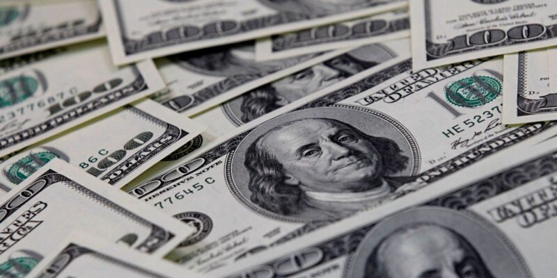 Dólar cai para R$ 5,42 após declarações de presidente do Fed