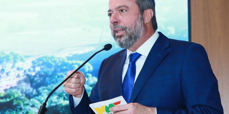 Governo estuda parceria com Bolívia para nova hidrelétrica binacional