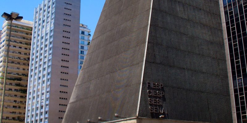 Com tarifaço dos EUA, Fiesp mantém projeção de alta do PIB em 2,4%