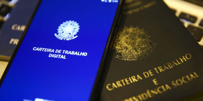 Brasil cria 85 mil empregos com carteira assinada em outubro