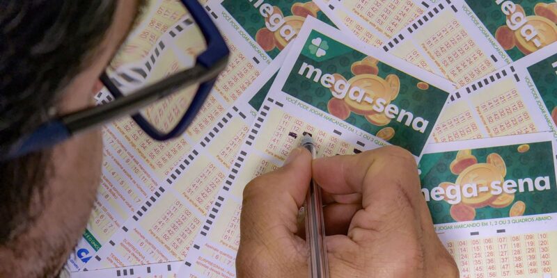 Mega-Sena acumula e prêmio principal vai para R$ 38 milhões