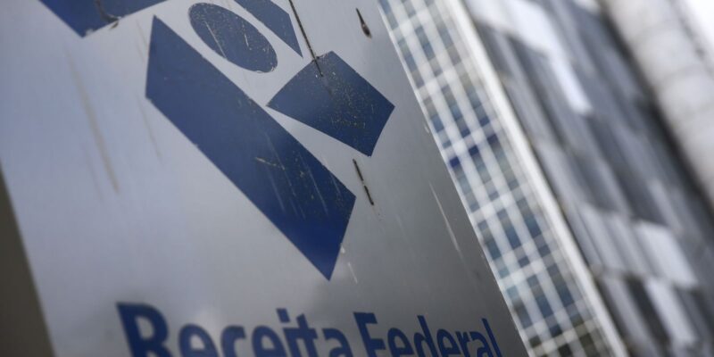 Receita alerta para falsas cobranças com nome e CPF do contribuinte