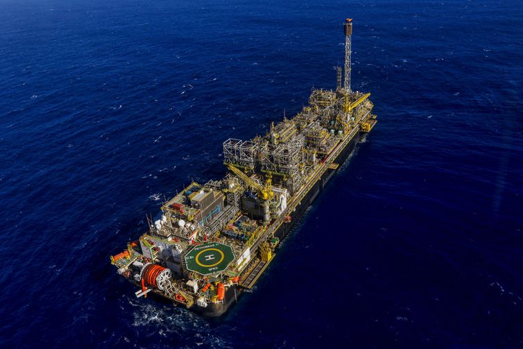 Tânia Rêgo/Agência Brasil Rio de Janeiro (RJ), 28/09/2023 - Vista aérea do navio-plataforma P-71, instalado no campo de Itapu, no pré-sal da Bacia de Santos, a 200 km da costa do Rio de Janeiro. Foto:Tânia Rêgo/Agência Brasil