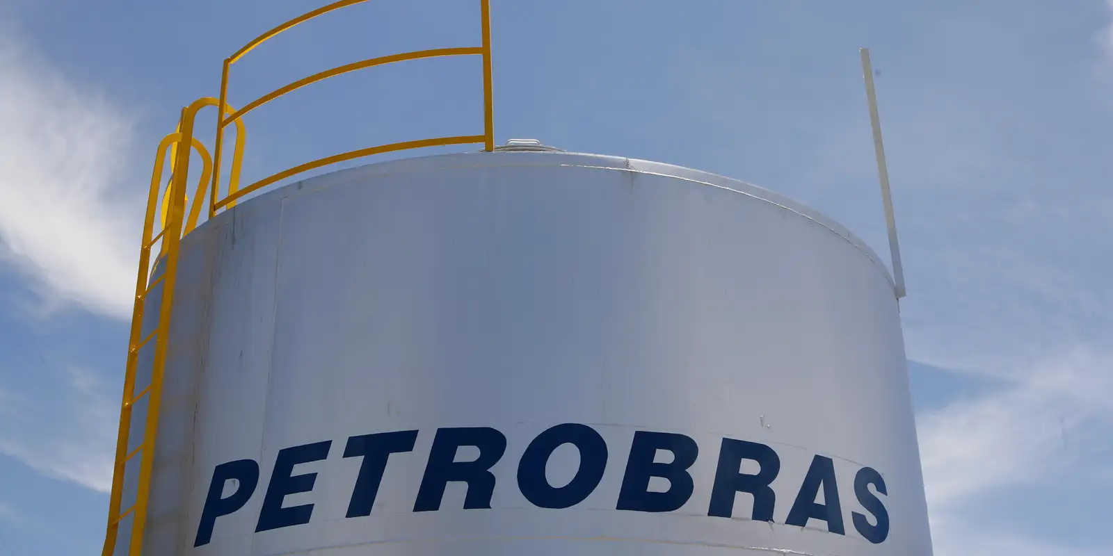 Distribuidoras pedem mais importação de diesel pela Petrobras