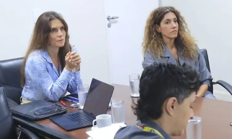 Ronaldo Caldas/MESP Brasília, (DF), 14/04/2026 - Secretária Juliana Agatte e a presidente da EBC, Antônia Pellegrino participam do primeiro encontro voltado à construção da estratégia de comunicação da Copa do Mundo de Futebol Feminino 2027, que será realizada no Brasil. A reunião foi articulada pela Secretaria Extraordinária para a Copa do Mundo de Futebol Feminino 2027 (SECOPA27), do Ministério do Esporte. A iniciativa marca o início de uma agenda contínua de alinhamento entre órgãos do governo do Brasil e parceiros institucionais. Foto: Ronaldo Caldas/MESP