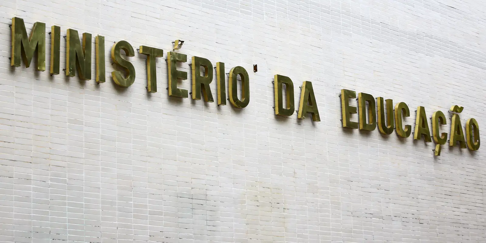 Metade dos professores formados em EAD tem desempenho insuficiente
