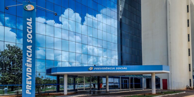 Vazamento de dados no INSS expõe 2,8 milhões de CPFs; 98% de falecidos