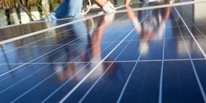 Energia solar supera R$ 300 bilhões em investimentos