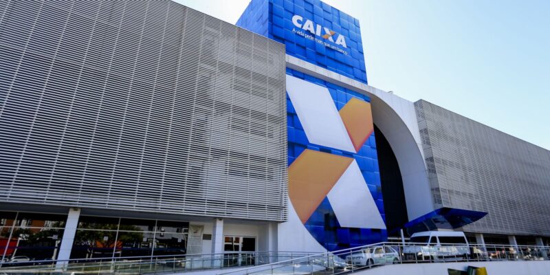 Caixa e BB liberam abono salarial para nascidos em maio e junho