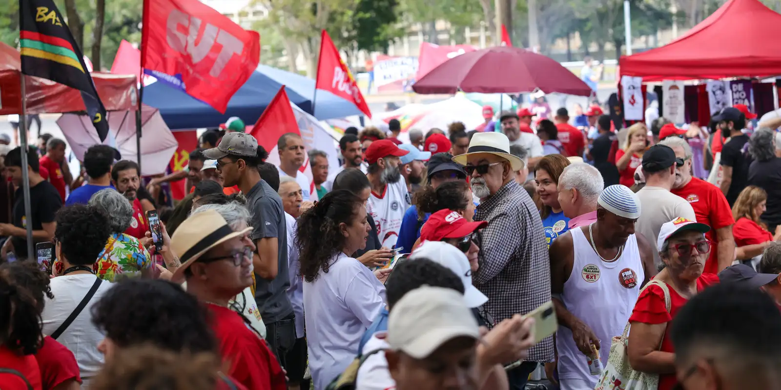 Sindicatos realizam ato pelo direito ao descanso e fim da escala 6x1