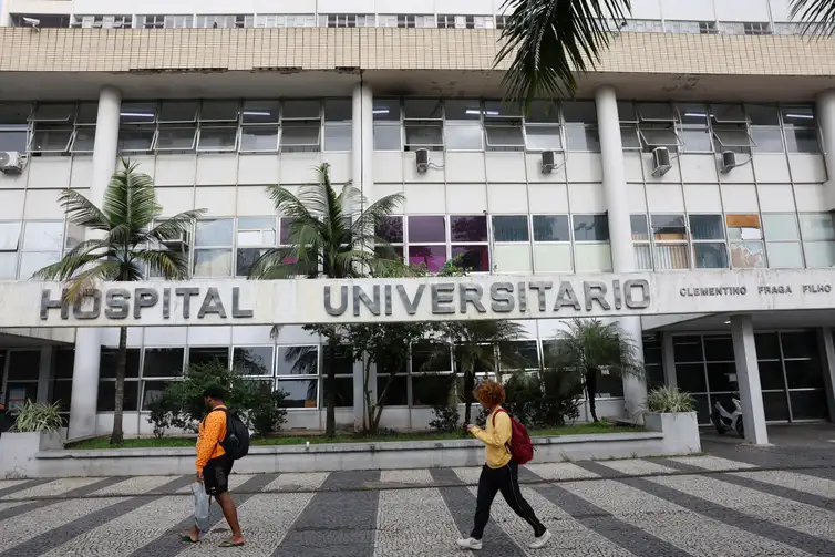 Rovena Rosa/Agência Brasil Rio de Janeiro (RJ), 27/06/2026 - Fachada do Hospital Universitário Clementino Fraga Filho - HUCFF na Cidade Universitária. Foto: Rovena Rosa/Agência Brasil