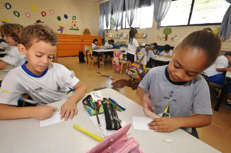 Arquivo/ Agência Brasil Crianças da educação infantil em sala de aula