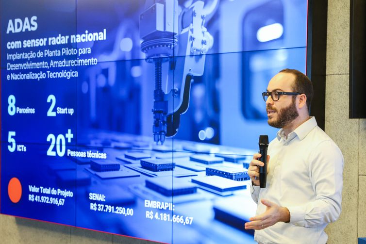 Senai PE/Divulgação Recife (PE), 15/06/2026 - FOTO DE ARQUIVO - Diretor de Inovação e Tecnologia do Senai-PE, Oziel Alves. Brasil vai desenvolver sensor que será obrigatório para carros em 2029. Foto: Senai PE/Divulgação